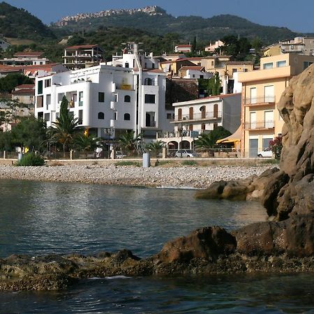 קסטל די טוסה Museo Albergo D'Arte Contemporanea Atelier Sul Mare מראה חיצוני תמונה