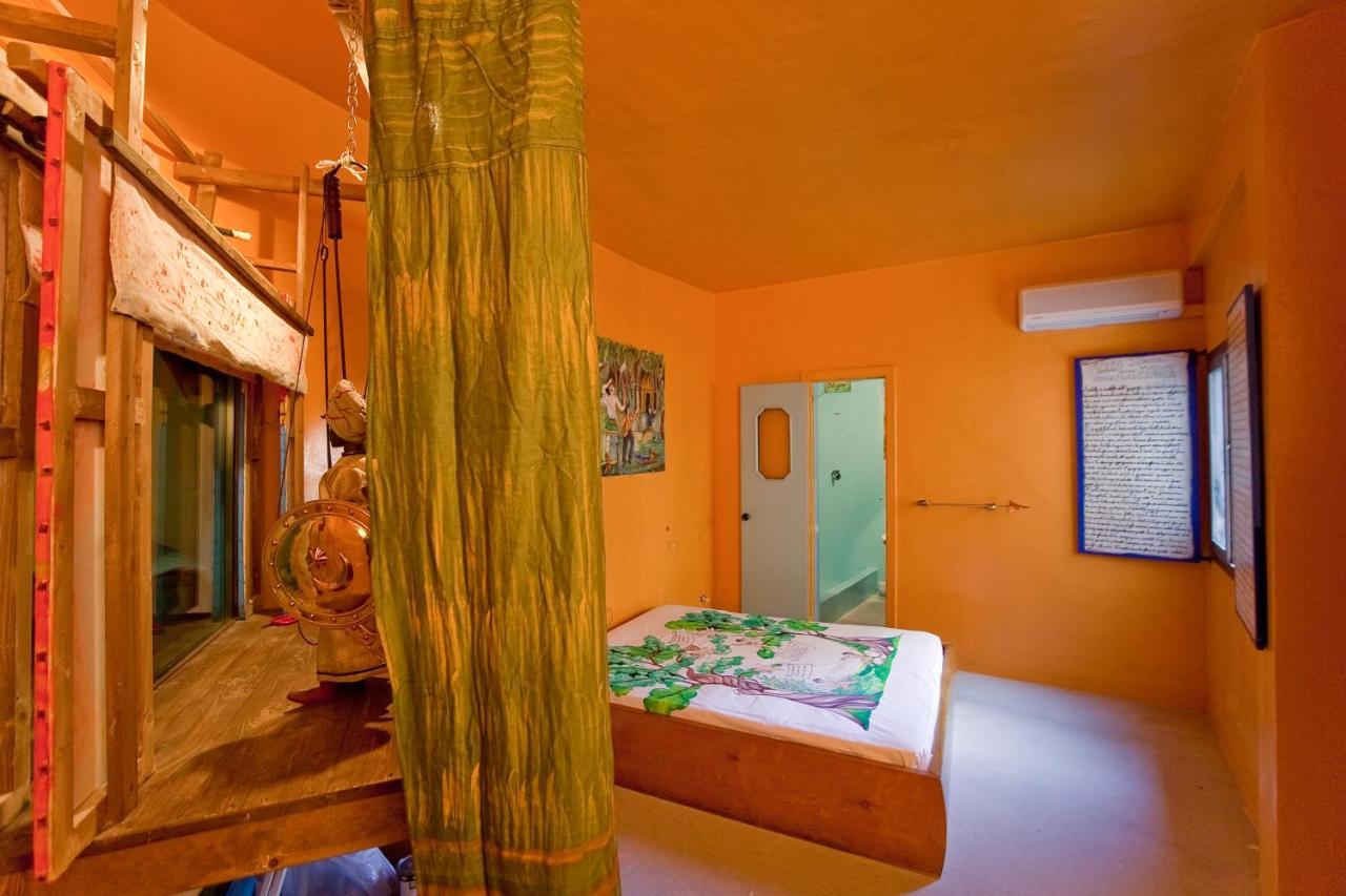 קסטל די טוסה Museo Albergo D'Arte Contemporanea Atelier Sul Mare מראה חיצוני תמונה